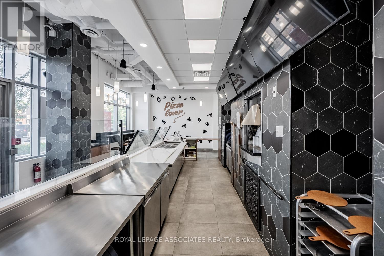 B - 205 Queen Street E, Brampton, Ontario  L6W 0C8 - Photo 5 - W12597584