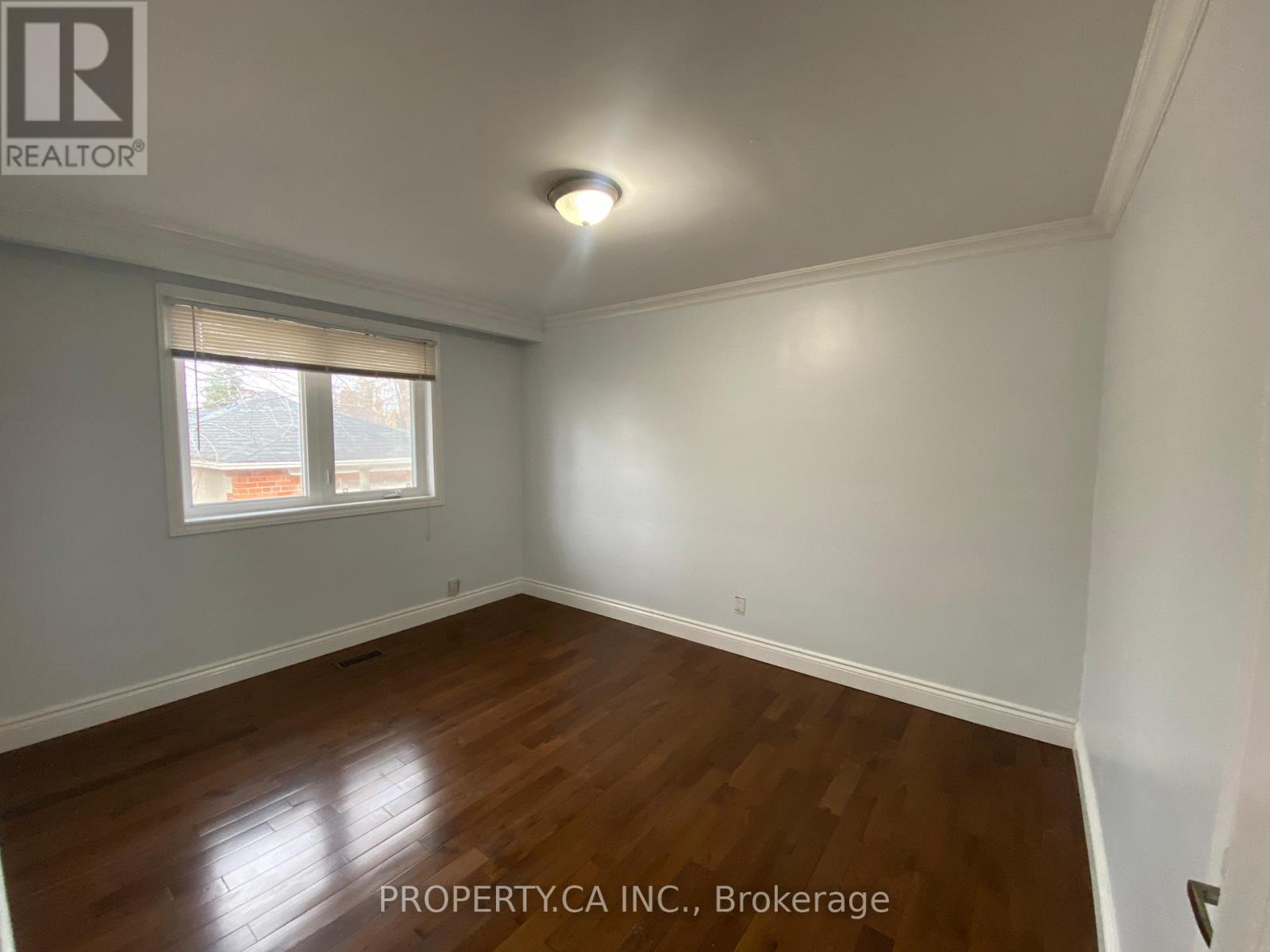 Main - 1067 Edgeleigh Avenue, Mississauga, Ontario  L5E 2G2 - Photo 9 - W12597596