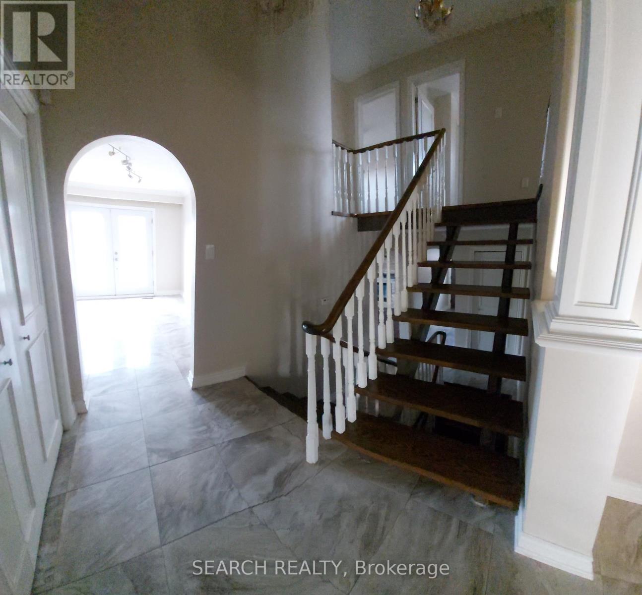 Main & Upper - 40 St Andrews Boulevard, Toronto, Ontario  M9R 1W1 - Photo 4 - W12597622