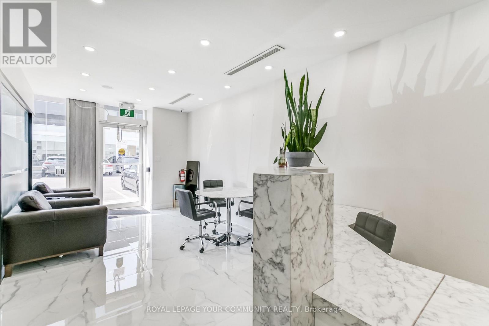 East - 6-1185 Queensway, Mississauga, Ontario  L4Y 0G4 - Photo 4 - W12597630