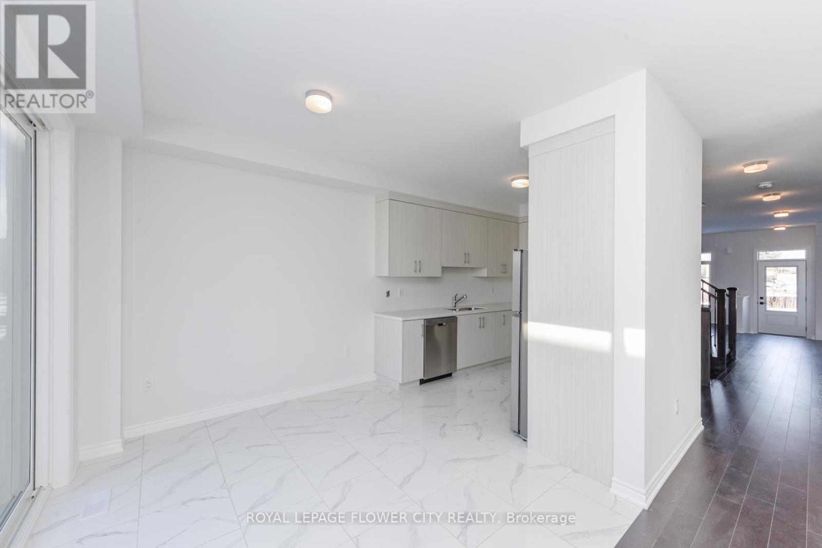 57 Tapscott Crescent, Brampton, Ontario  L6R 4A1 - Photo 11 - W12597642