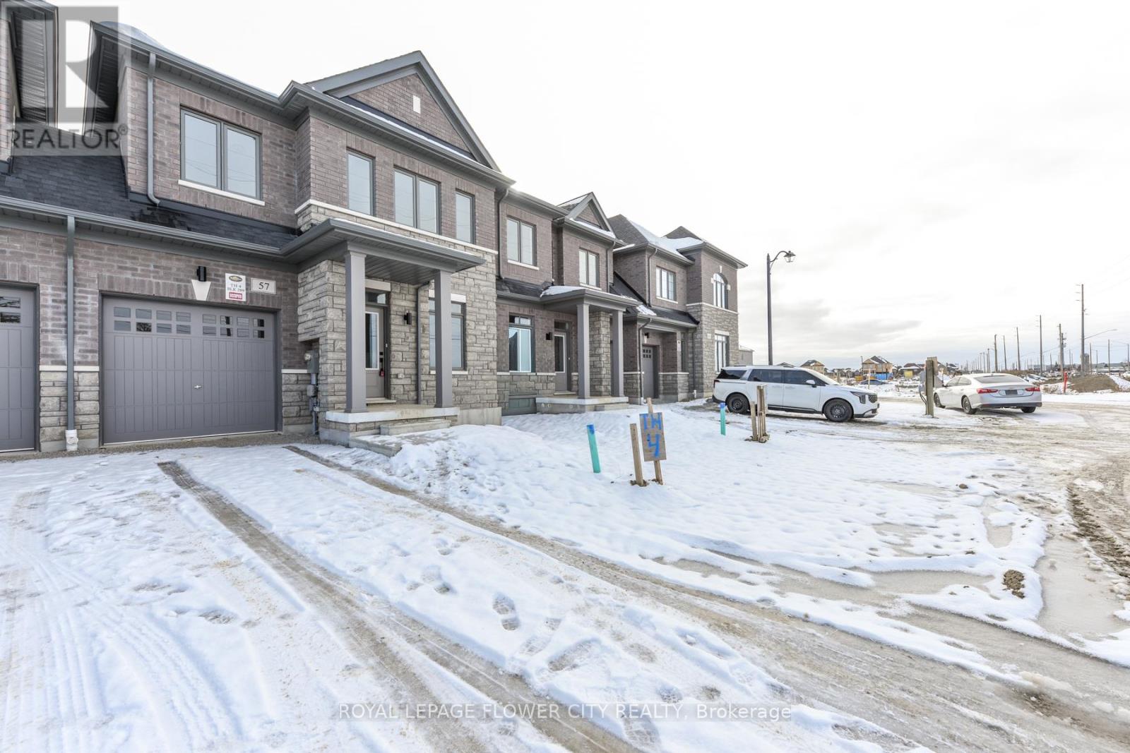 57 Tapscott Crescent, Brampton, Ontario  L6R 4A1 - Photo 2 - W12597642