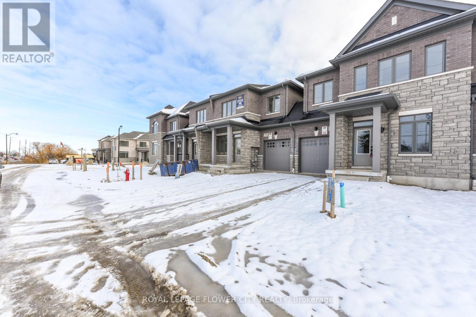 57 Tapscott Crescent, Brampton, Ontario  L6R 4A1 - Photo 3 - W12597642