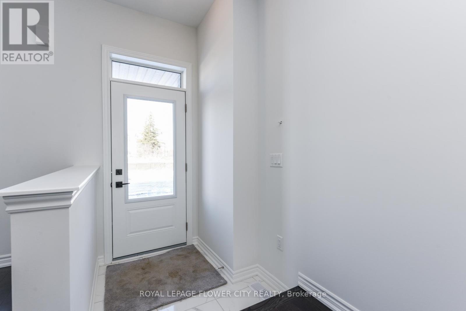 57 Tapscott Crescent, Brampton, Ontario  L6R 4A1 - Photo 4 - W12597642