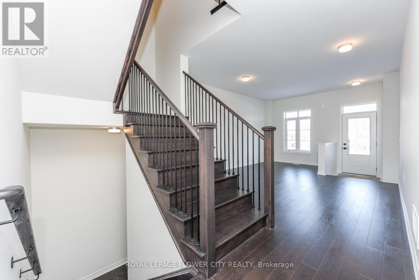 57 Tapscott Crescent, Brampton, Ontario  L6R 4A1 - Photo 9 - W12597642