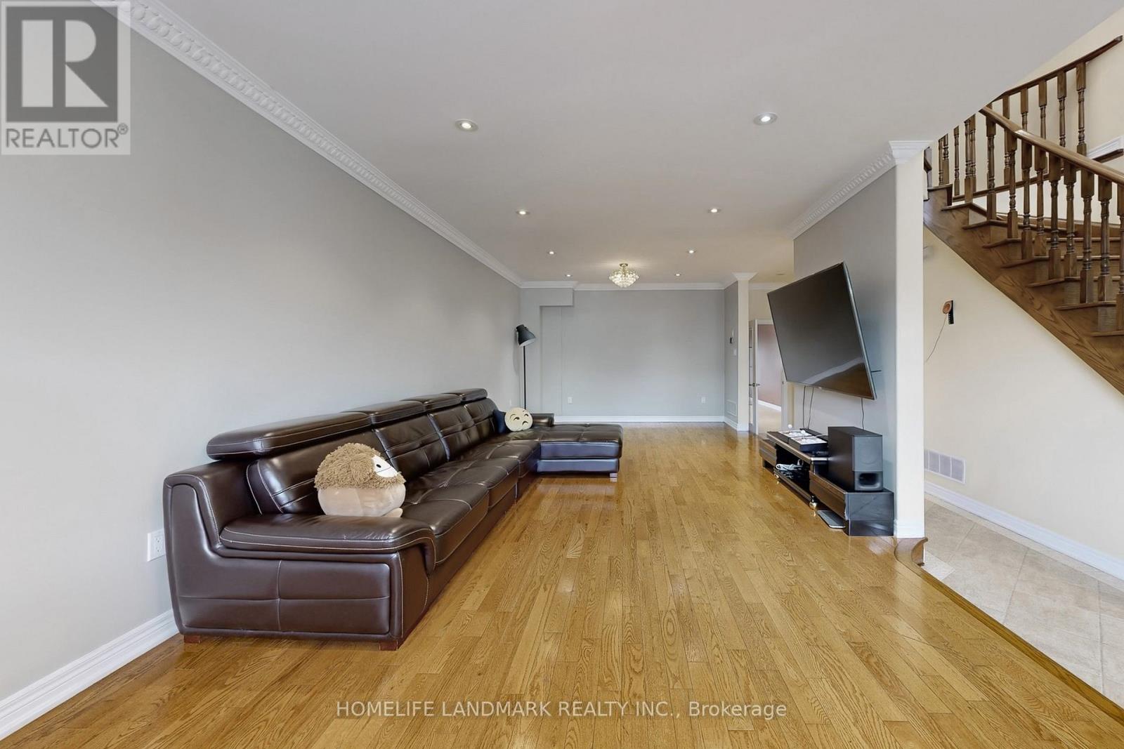 72 Branstone Road, Toronto, Ontario  M6E 4E4 - Photo 9 - W12597660