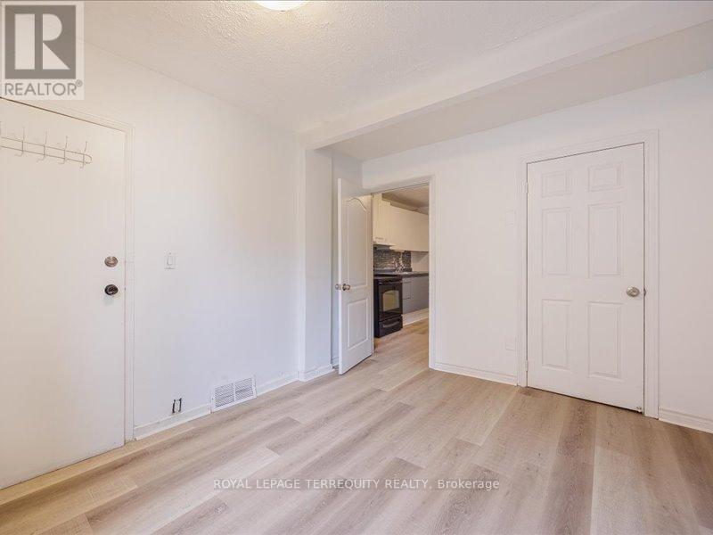 1 - 166 Main Street N, Brampton (Downtown Brampton), Ontario  L6V 1N9 - Photo 2 - W12597722