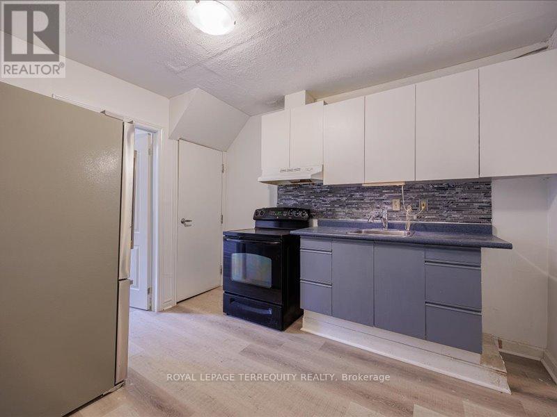 1 - 166 Main Street N, Brampton (Downtown Brampton), Ontario  L6V 1N9 - Photo 5 - W12597722