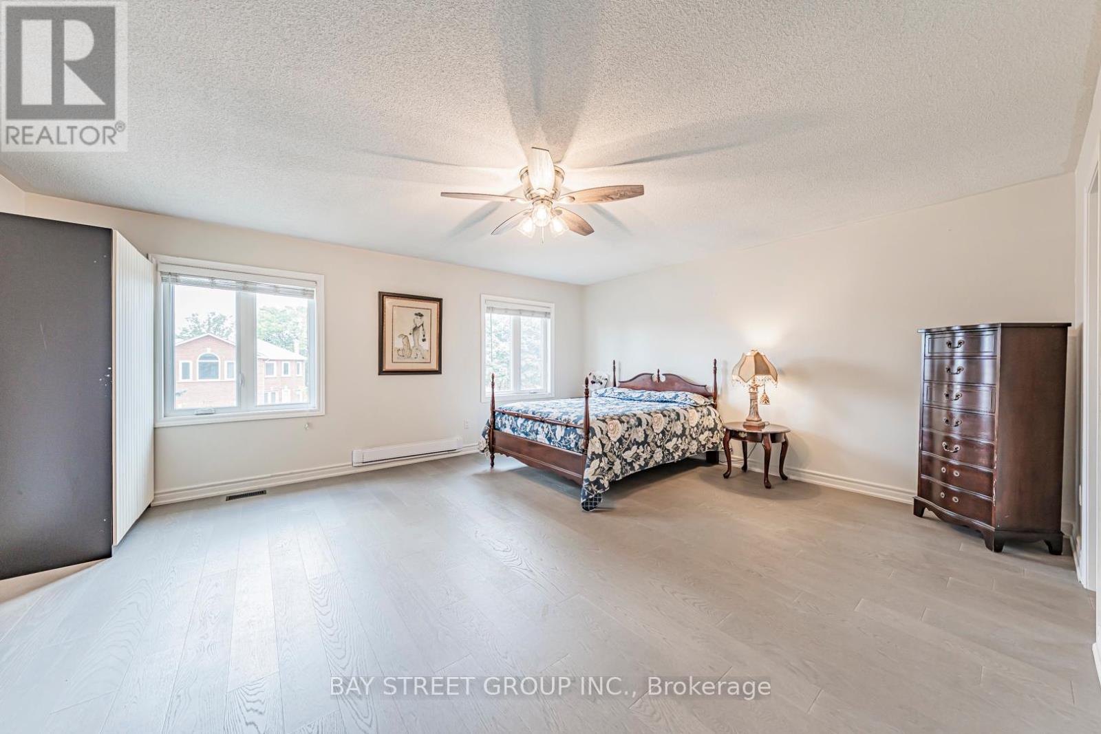 2524 Paula Court, Mississauga, Ontario  L5K 2R5 - Photo 30 - W12597734