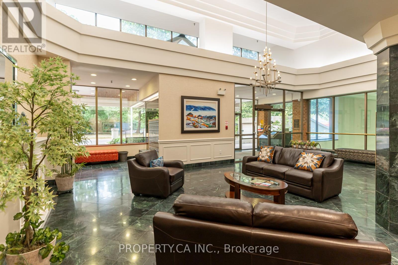 1201 - 1271 Walden Circle, Mississauga, Ontario  L5J 4R4 - Photo 2 - W12597770