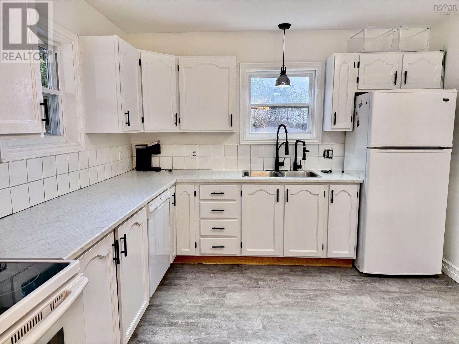 16 Mathers Court, Timberlea, Nova Scotia  B3T 1A4 - Photo 7 - 202528990