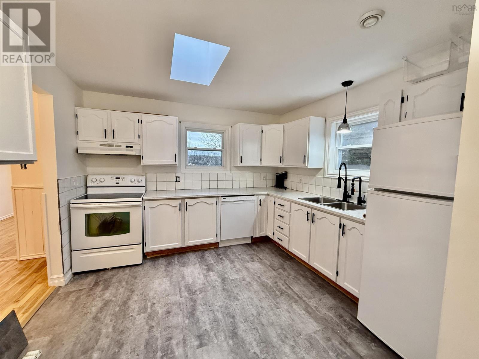 16 Mathers Court, Timberlea, Nova Scotia  B3T 1A4 - Photo 8 - 202528990