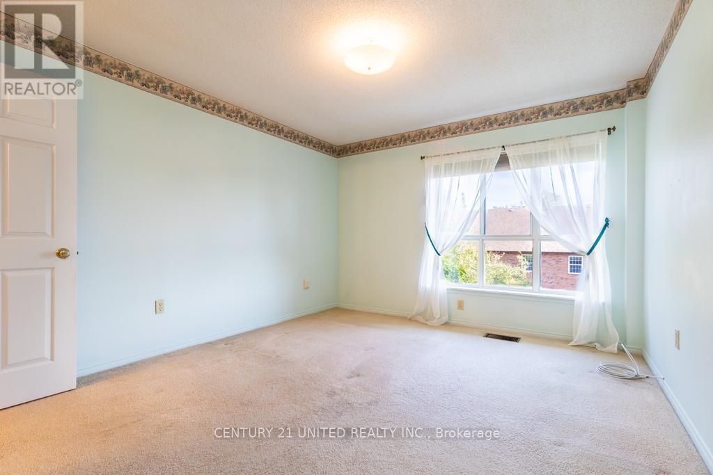 305 - 921 Armour Road, Peterborough, Ontario  K9H 7K5 - Photo 4 - X12597812