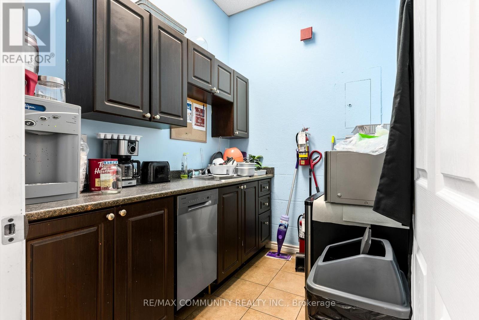 1378 Ouellette Avenue, Windsor, Ontario  N8X 1J8 - Photo 46 - X12504786