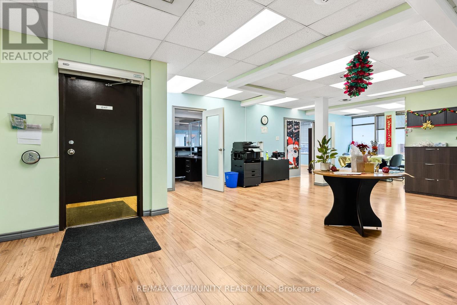 1378 Ouellette Avenue, Windsor, Ontario  N8X 1J8 - Photo 5 - X12504786