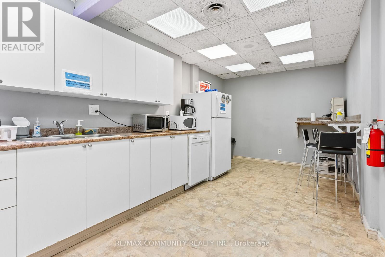 1378 Ouellette Avenue, Windsor, Ontario  N8X 1J8 - Photo 8 - X12504786