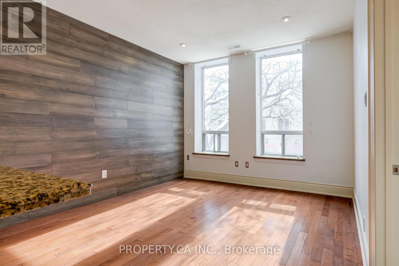 201 - 283 King Street E, Hamilton, Ontario  L8N 1B9 - Photo 9 - X12597646