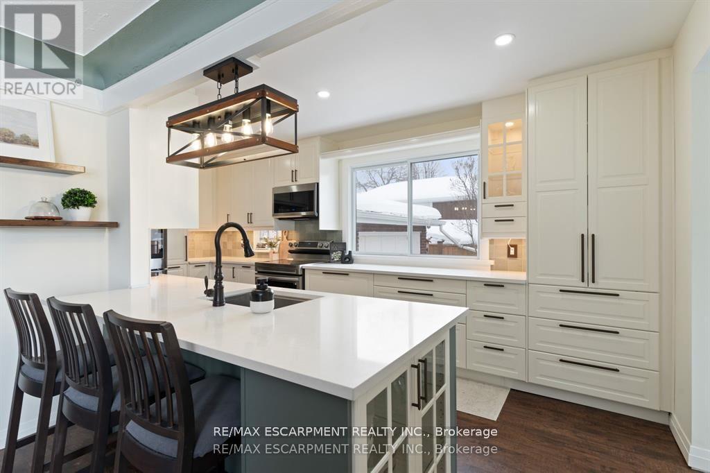 18 Flanders Avenue, St. Catharines, Ontario  L2M 5X3 - Photo 6 - X12597650