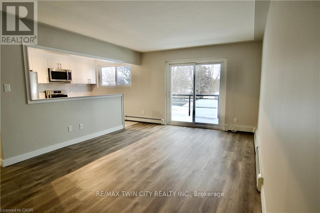 304 - 122 Sixth Avenue, Kitchener, Ontario  N2C 1R1 - Photo 10 - X12597762