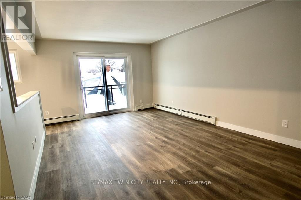 304 - 122 Sixth Avenue, Kitchener, Ontario  N2C 1R1 - Photo 9 - X12597762