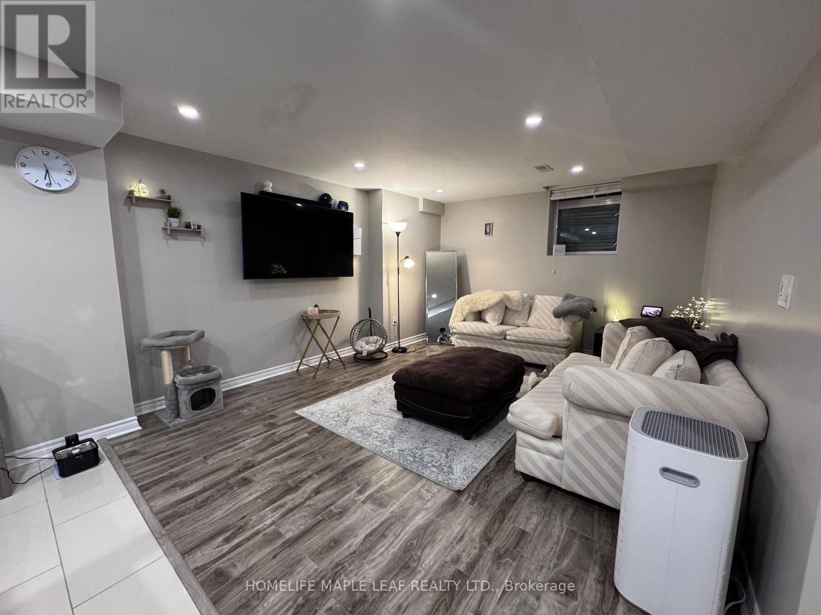 Bsmt - 10 Templeton Court, Brampton, Ontario  L6P 3B2 - Photo 4 - W12472215