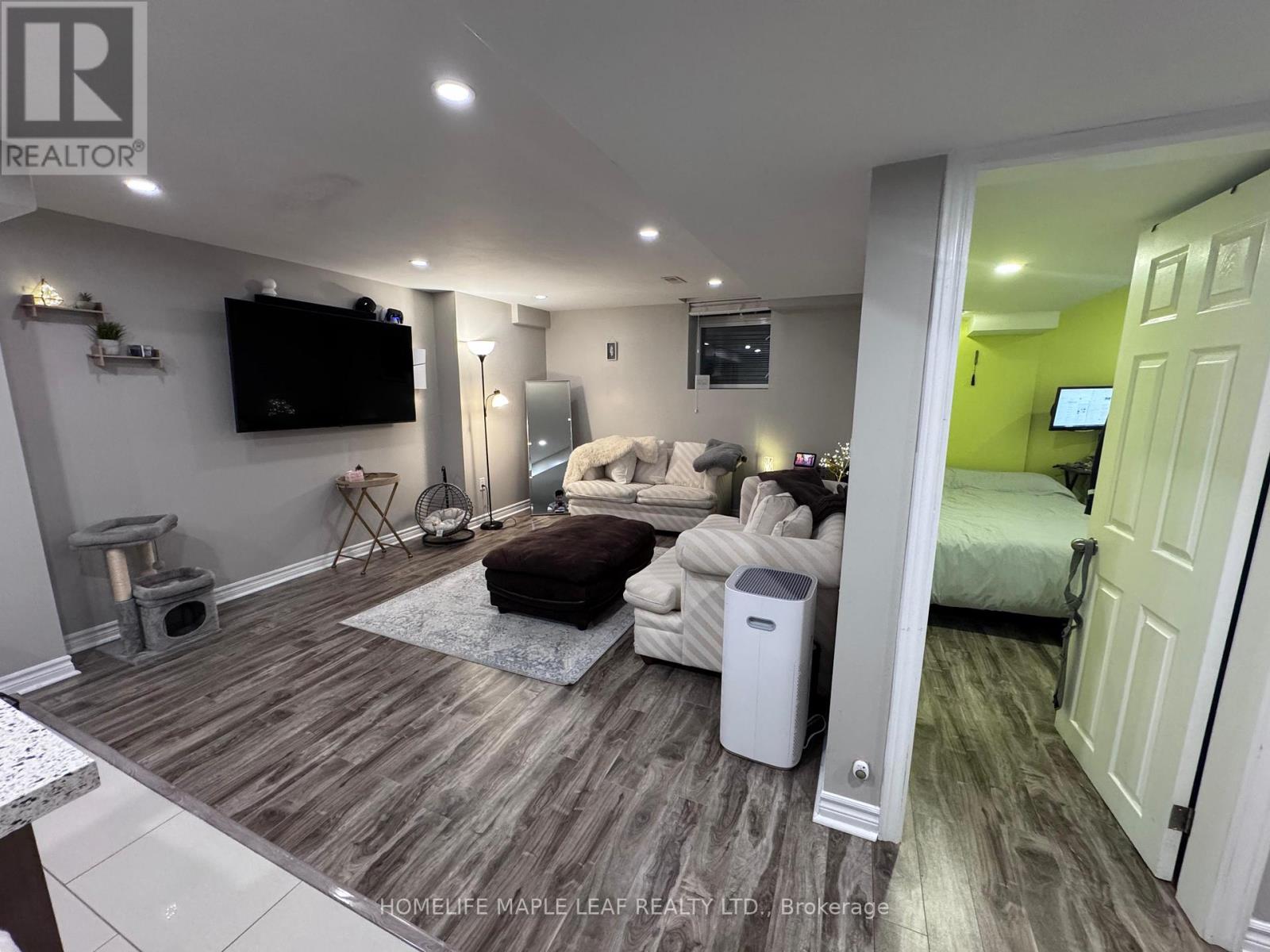 Bsmt - 10 Templeton Court, Brampton, Ontario  L6P 3B2 - Photo 5 - W12472215