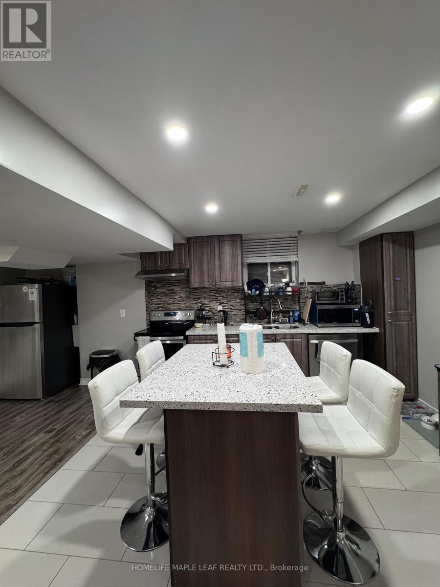 Bsmt - 10 Templeton Court, Brampton, Ontario  L6P 3B2 - Photo 6 - W12472215