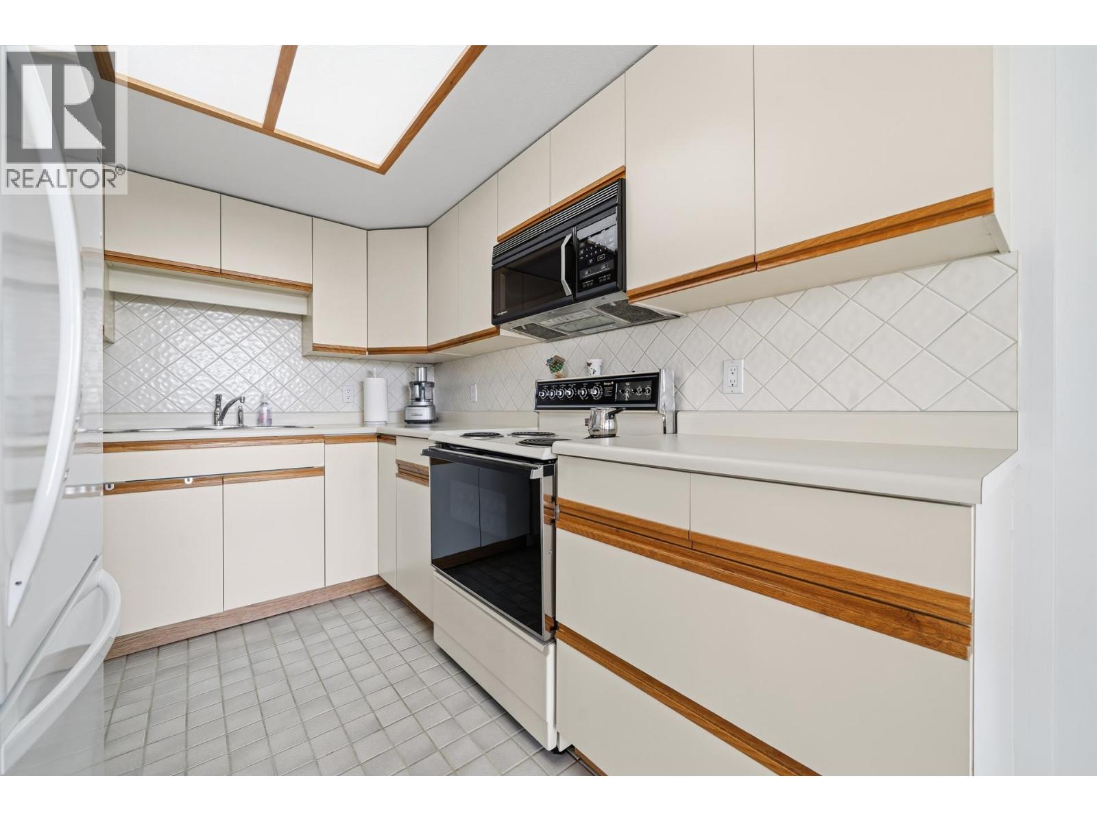 306 1045 Quayside Drive, New Westminster, British Columbia  V3M 6C9 - Photo 9 - R3071793