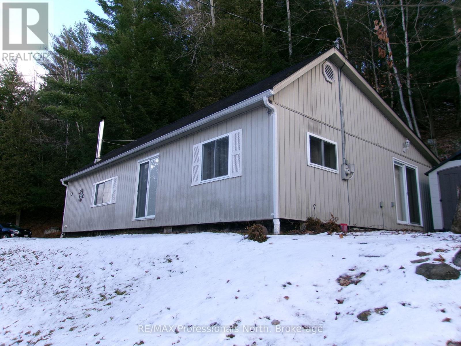 646 Mountain Street, Dysart Et Al, Ontario K0M 1S0 - Photo 4 - X12555136