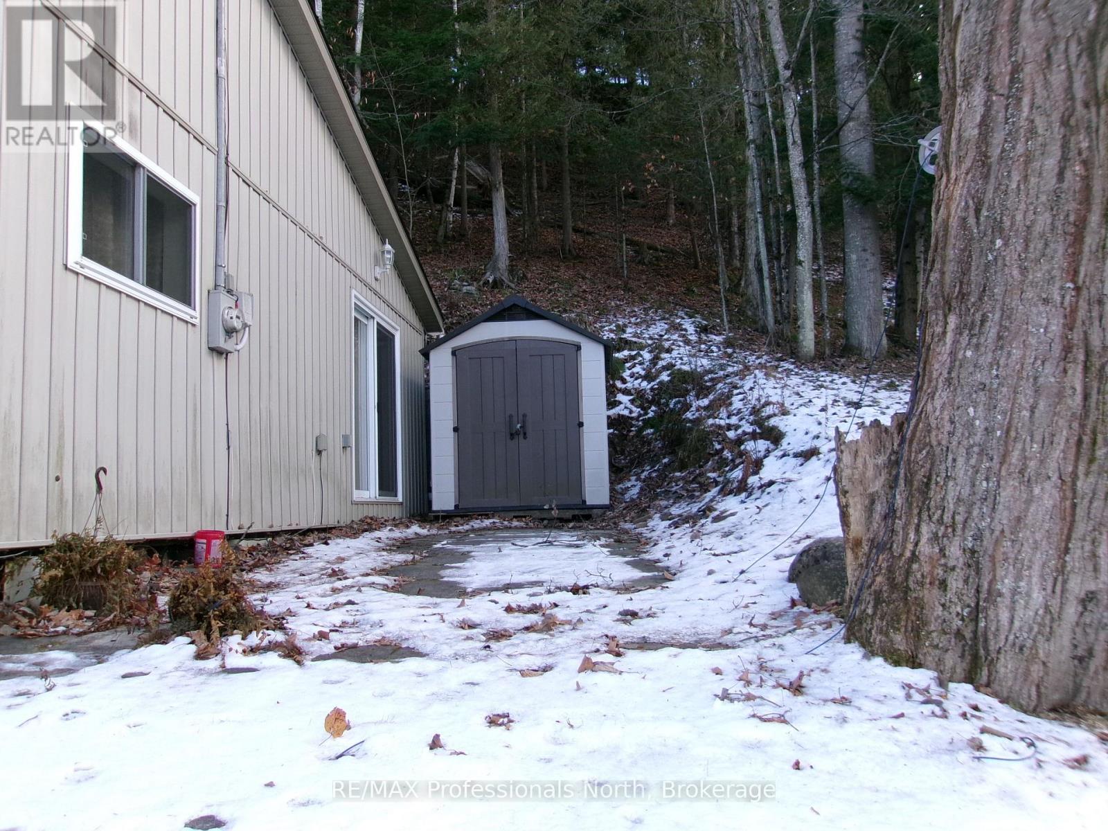 646 Mountain Street, Dysart Et Al, Ontario K0M 1S0 - Photo 25 - X12555136