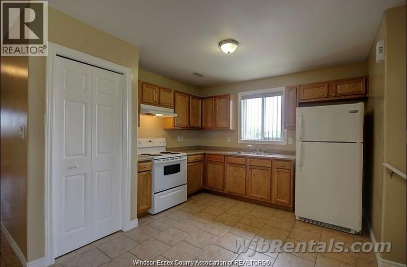 680 Cameron Unit# 1, Windsor, Ontario N9B 1Z1 - Photo 3 - 25031079