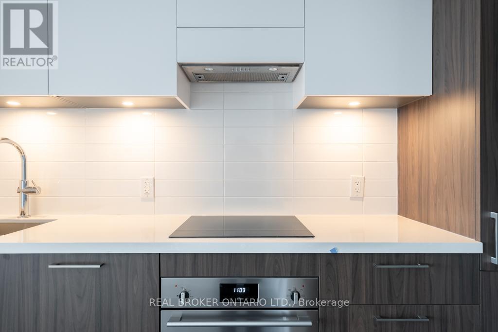 1302 - 33 Frederick Todd Way, Toronto, Ontario  M4G 0C9 - Photo 9 - C12597882