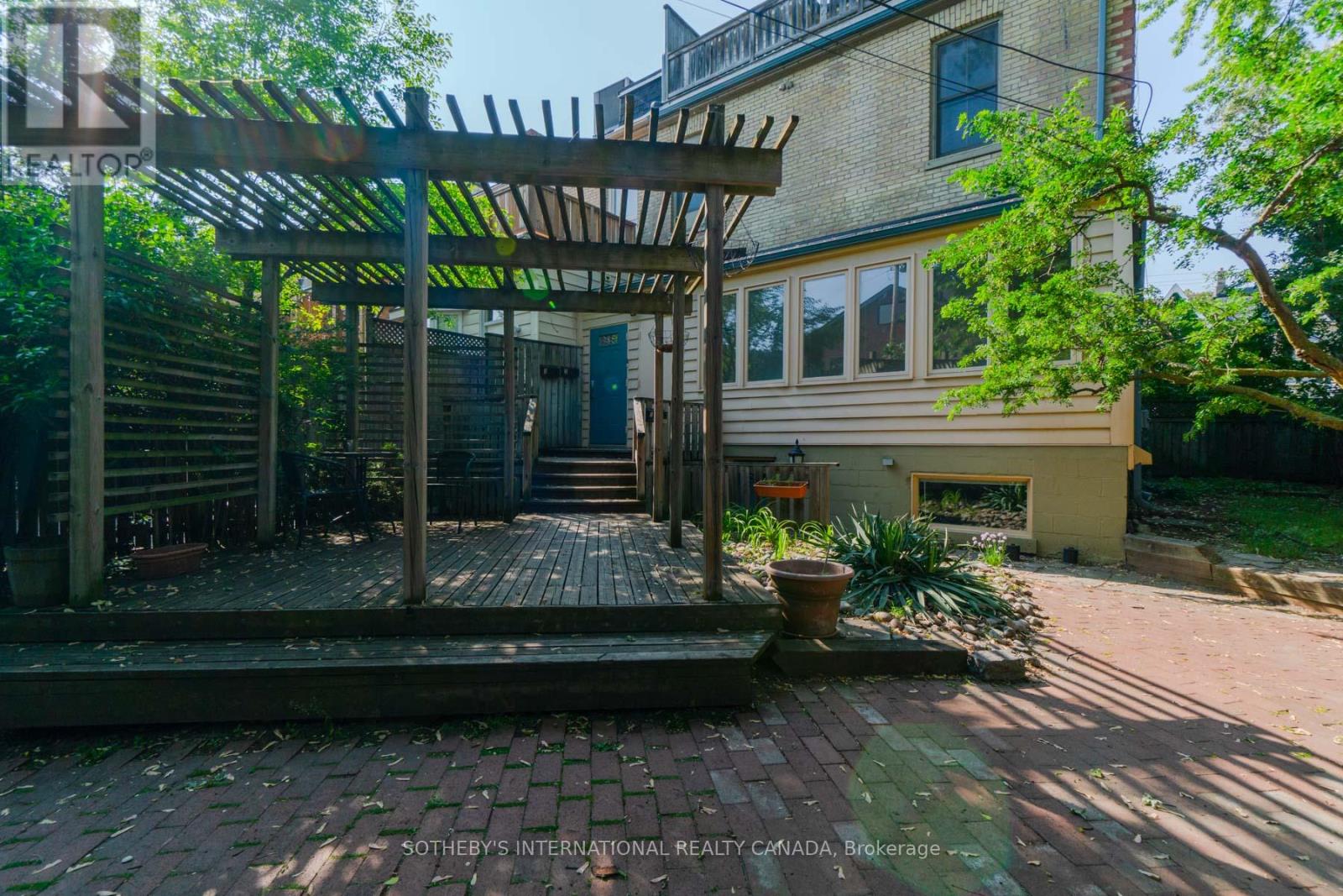 Unit 2 - 215-217 Carlton Street, Toronto, Ontario  M5A 2K9 - Photo 4 - C12405242