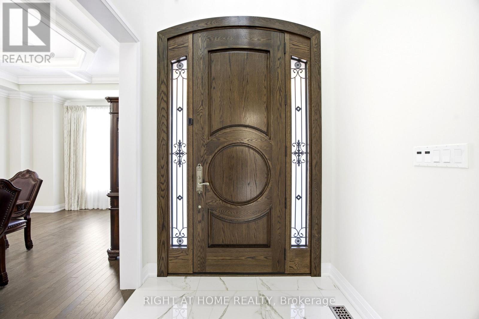 185 Cranberry Lane, Aurora, Ontario  L4G 5Z4 - Photo 4 - N12570912