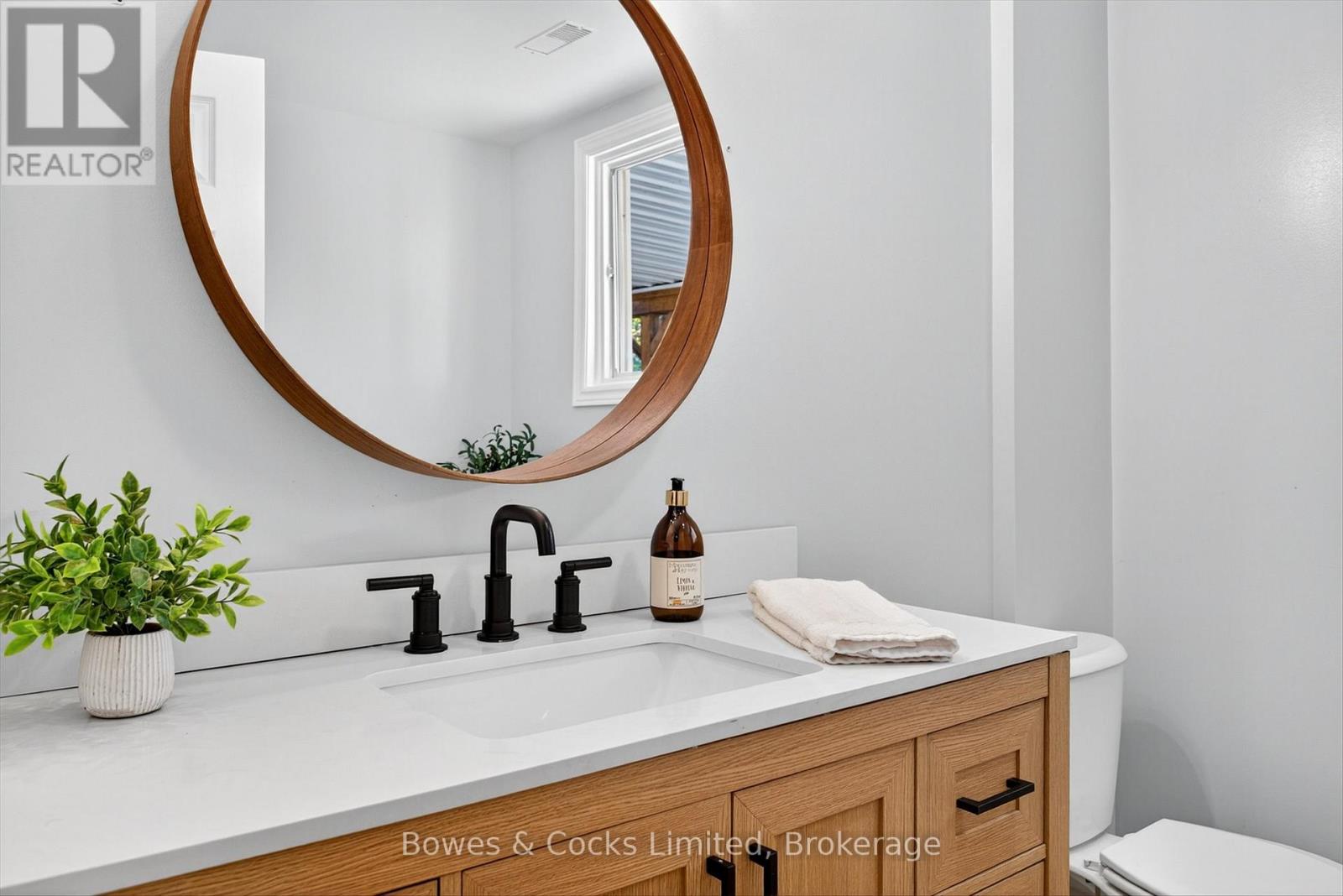 16899 Telephone Road, Quinte West (Murray Ward), Ontario  K8V 5P4 - Photo 38 - X12550352