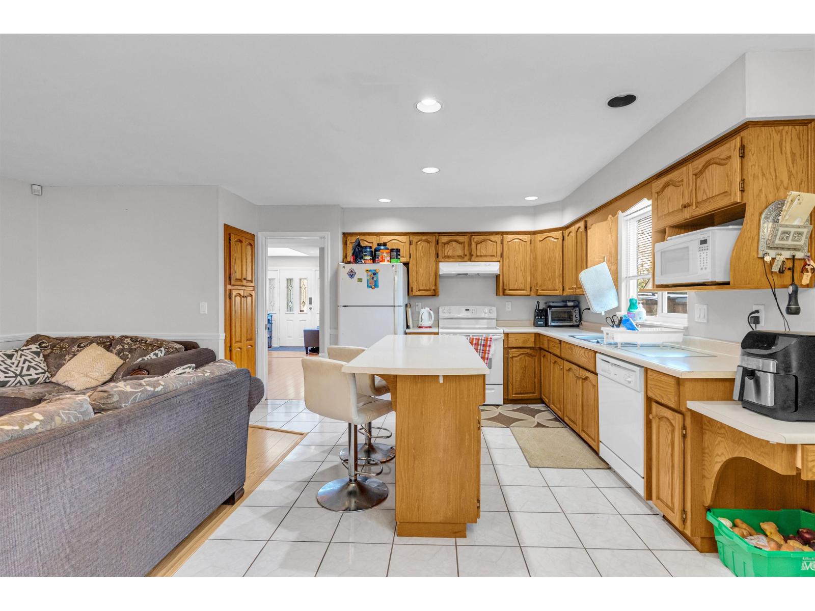 12905 65 Avenue, Surrey, British Columbia V3W 9H4 - Photo 4 - R3070990