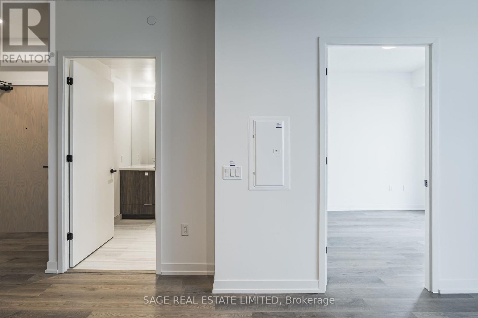 1515 - 8 Interchange Way, Vaughan, Ontario  L4K 0R2 - Photo 6 - N12597838