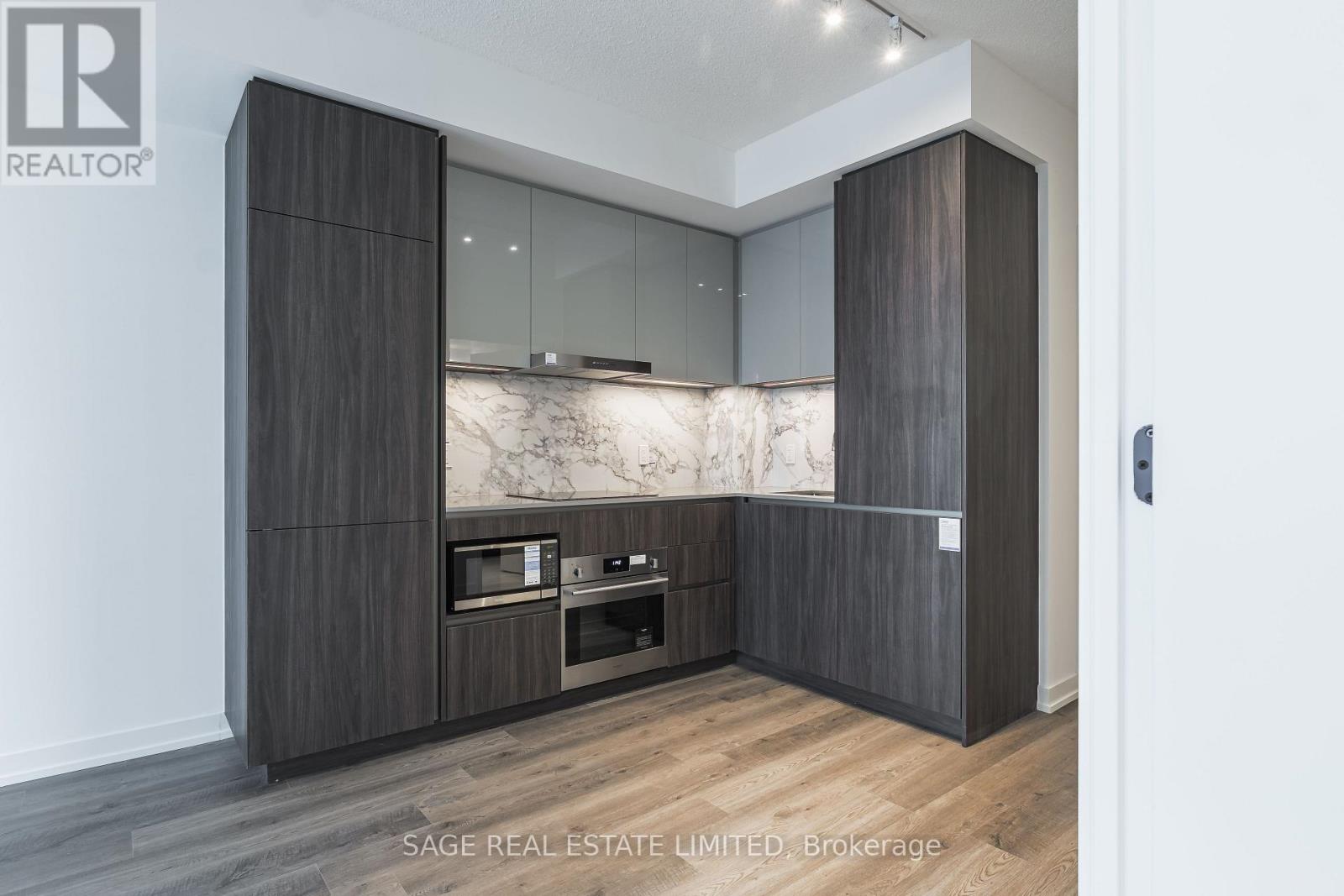 1515 - 8 Interchange Way, Vaughan, Ontario  L4K 0R2 - Photo 7 - N12597838