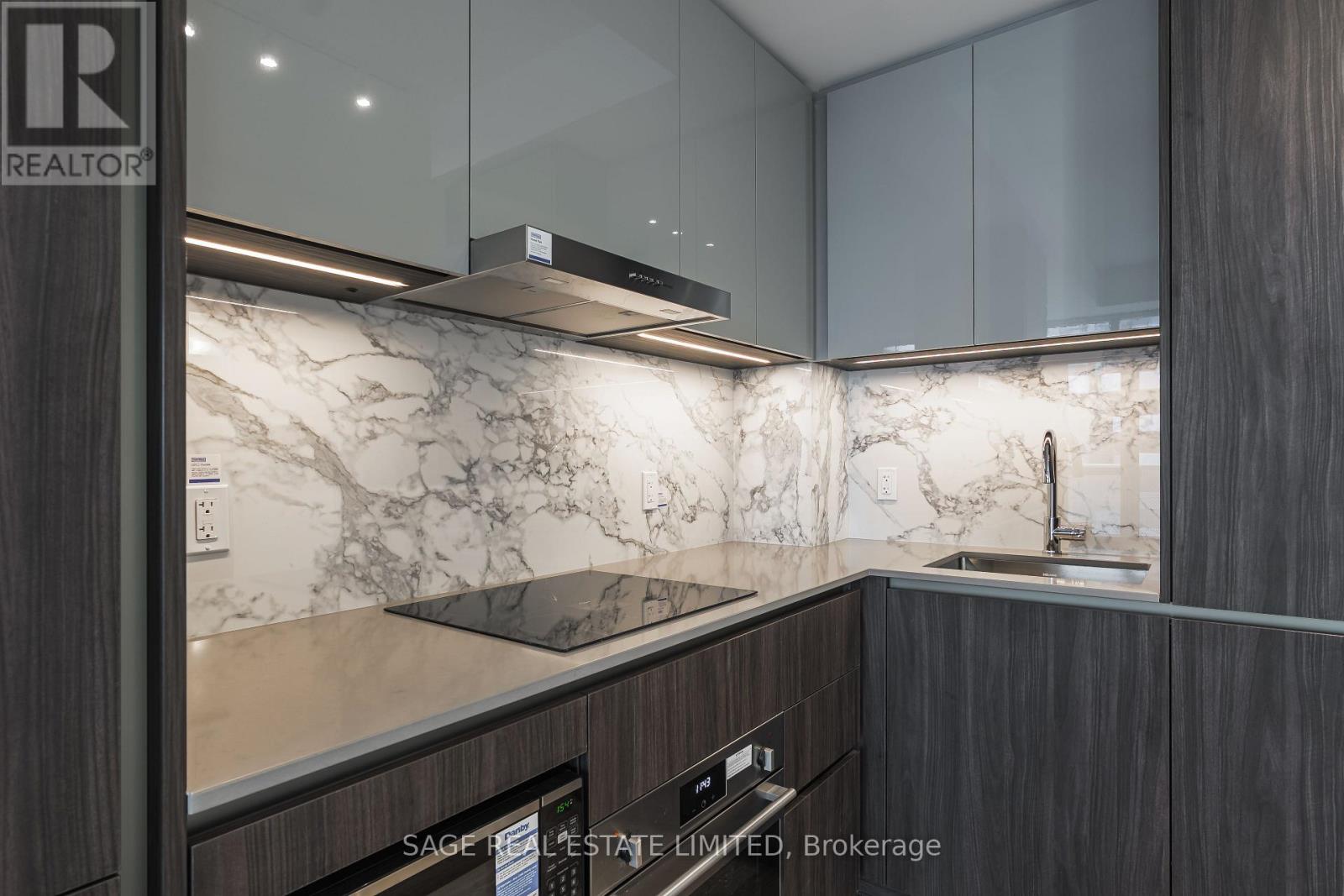 1515 - 8 Interchange Way, Vaughan, Ontario  L4K 0R2 - Photo 8 - N12597838