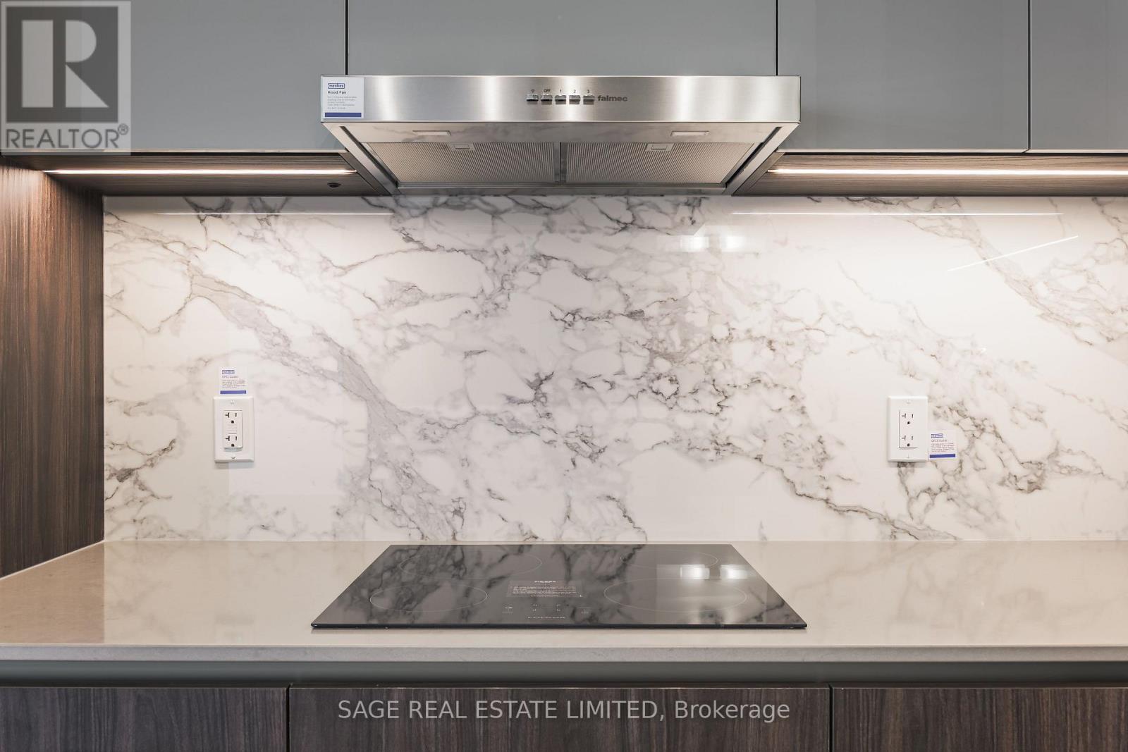 1515 - 8 Interchange Way, Vaughan, Ontario  L4K 0R2 - Photo 9 - N12597838