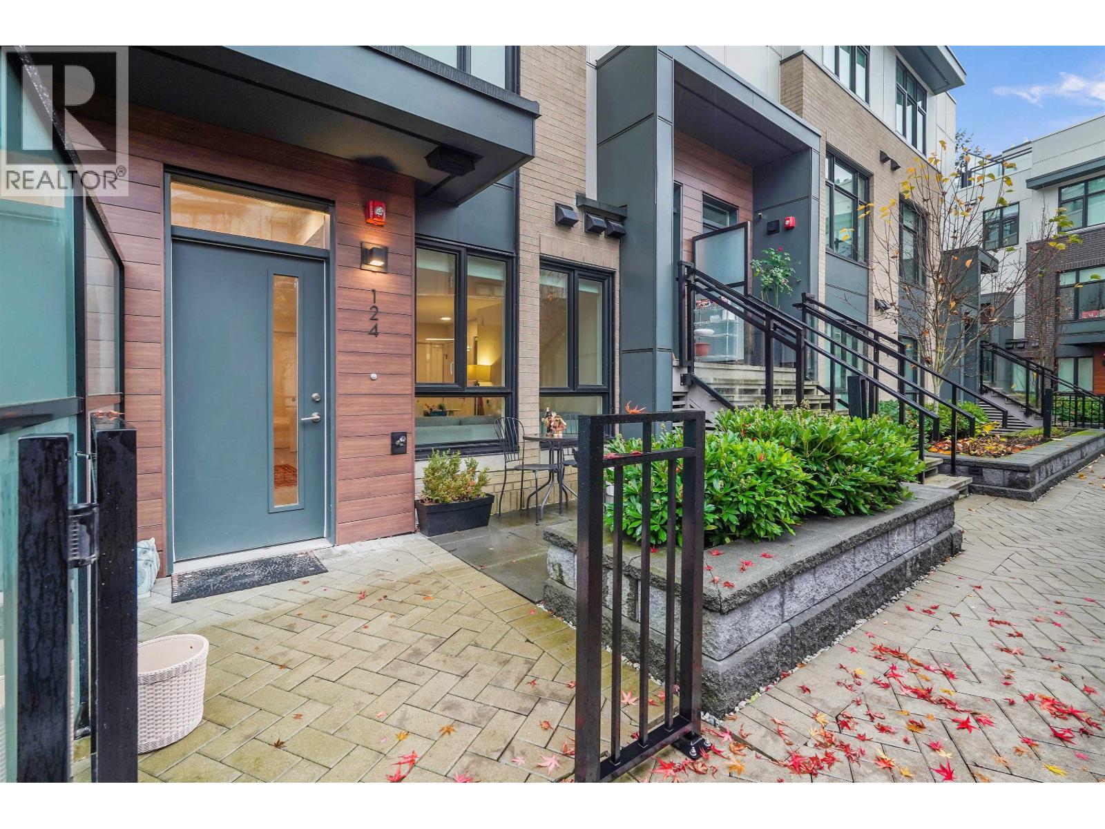 124 2035 Glenaire Drive, North Vancouver, British Columbia  V7P 1Y2 - Photo 2 - R3071447