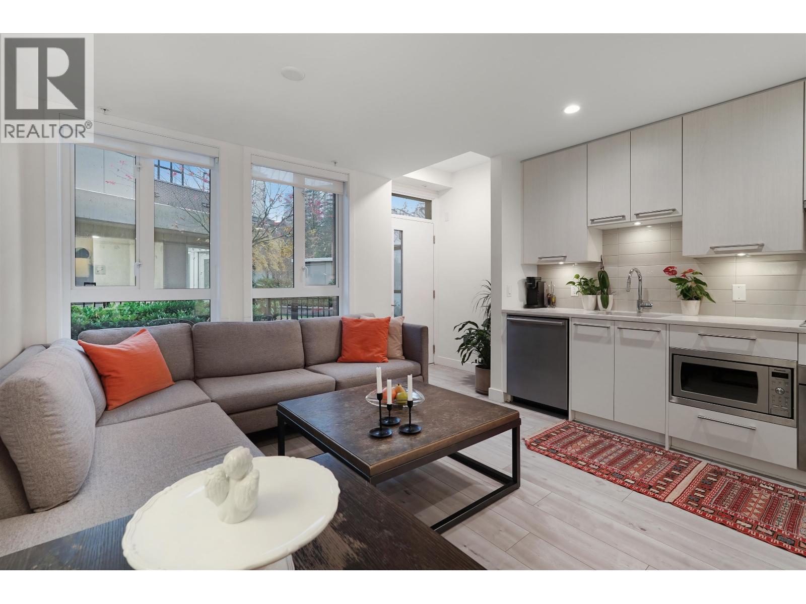 124 2035 Glenaire Drive, North Vancouver, British Columbia  V7P 1Y2 - Photo 4 - R3071447