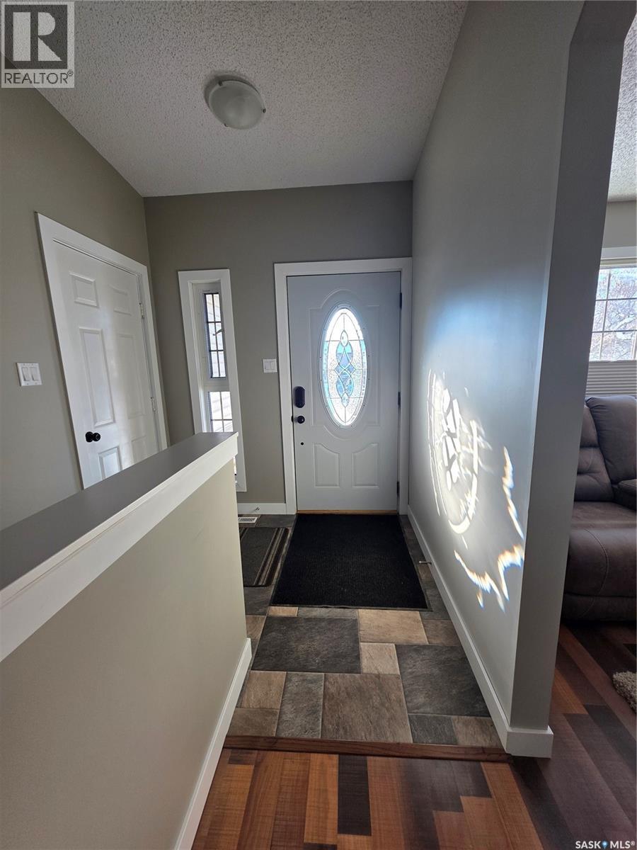 503 Milne Crescent, Estevan, Saskatchewan  S4A 2K8 - Photo 3 - SK025098