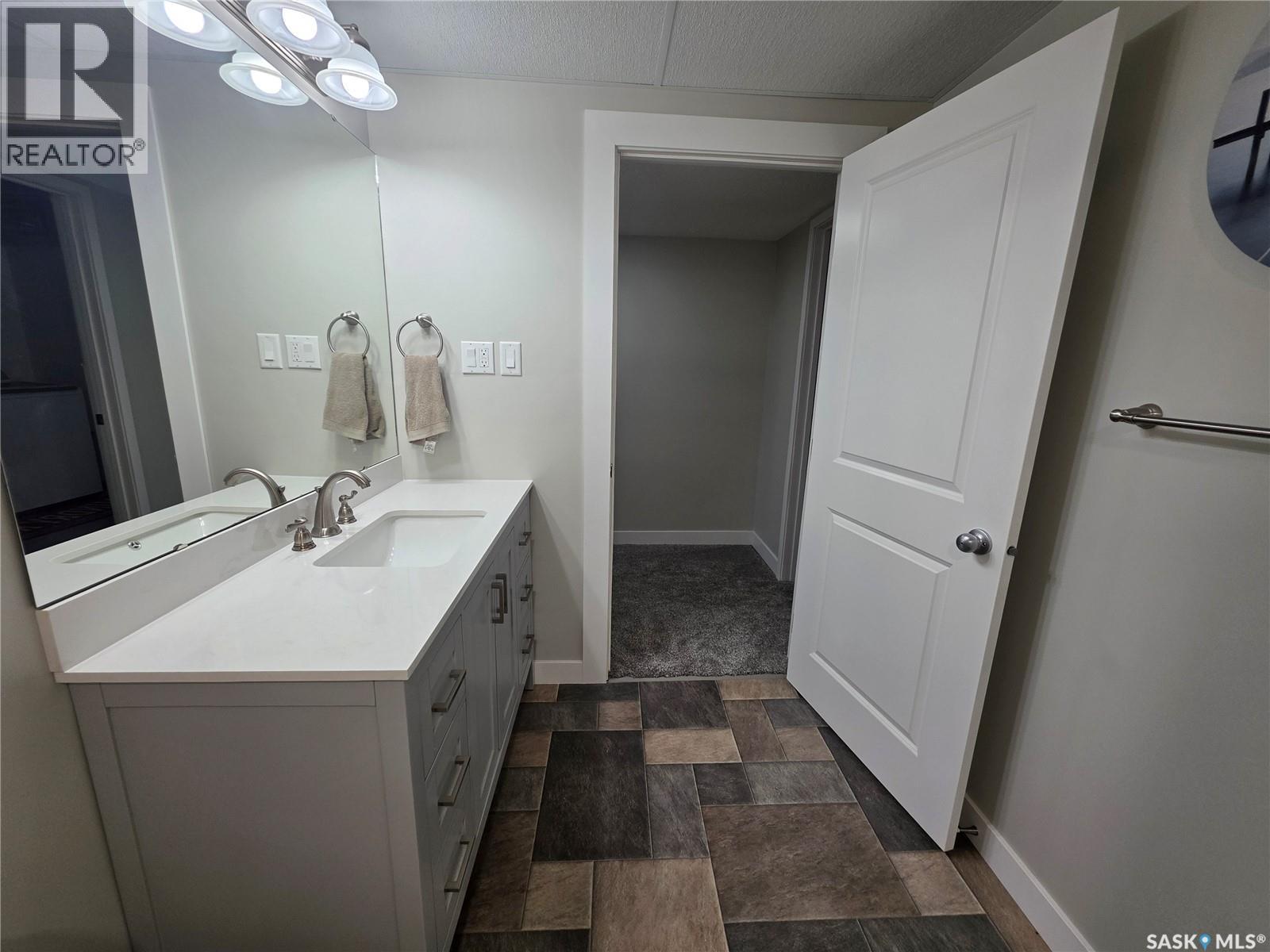 503 Milne Crescent, Estevan, Saskatchewan  S4A 2K8 - Photo 40 - SK025098