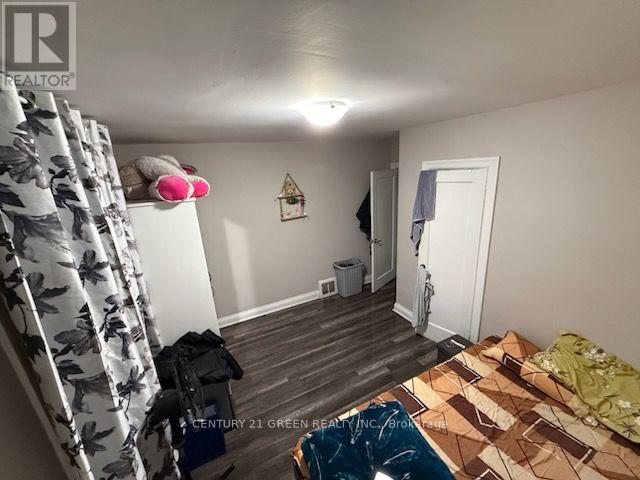 32 Beech Street, Brampton, Ontario  L6V 1V1 - Photo 9 - W12597868