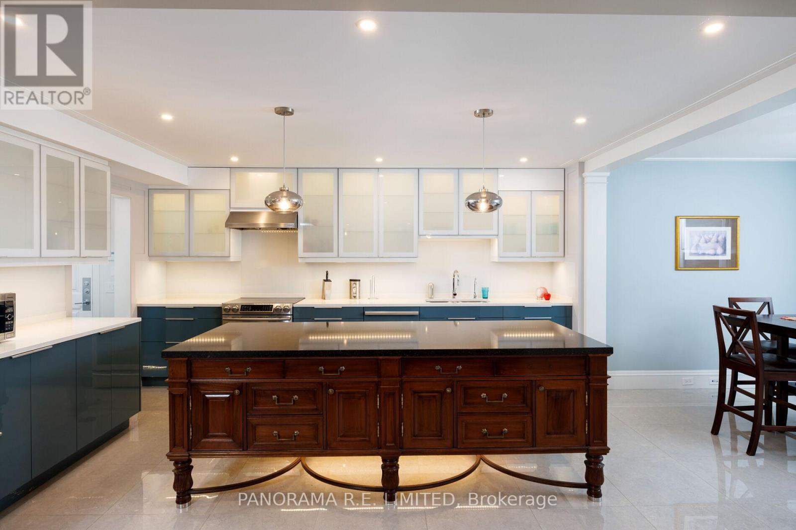 19 Graystone Gardens, Toronto, Ontario  M8Z 3C2 - Photo 37 - W12597884