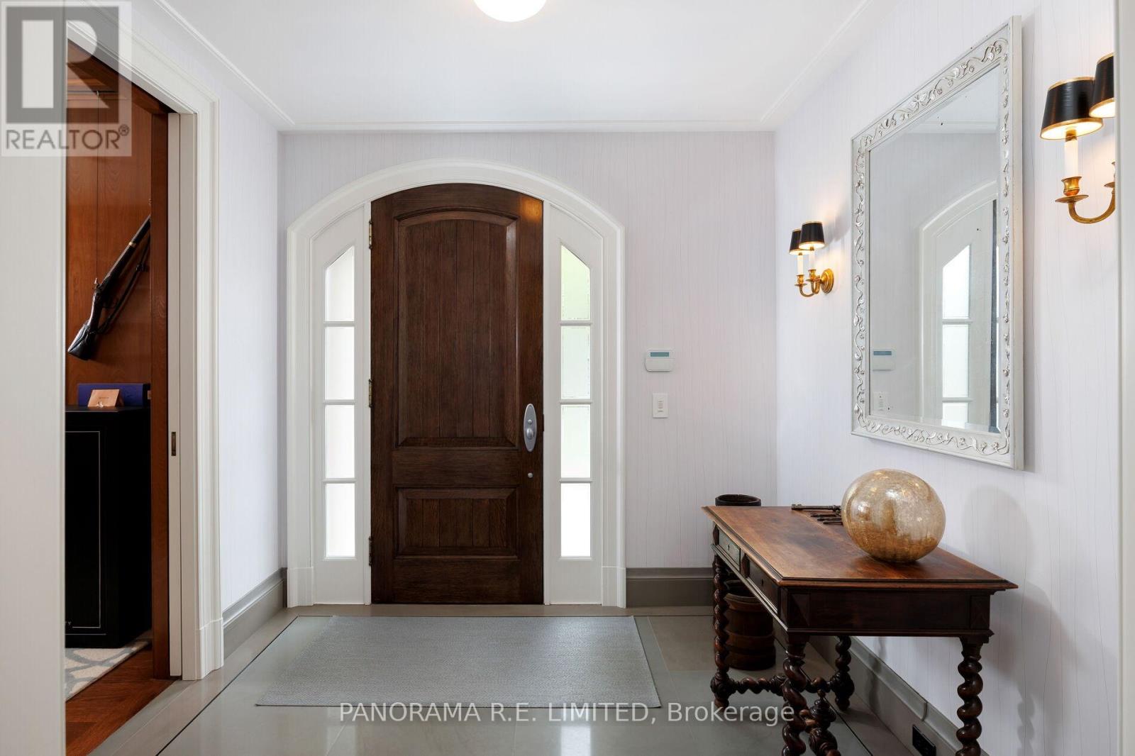 19 Graystone Gardens, Toronto, Ontario  M8Z 3C2 - Photo 5 - W12597884