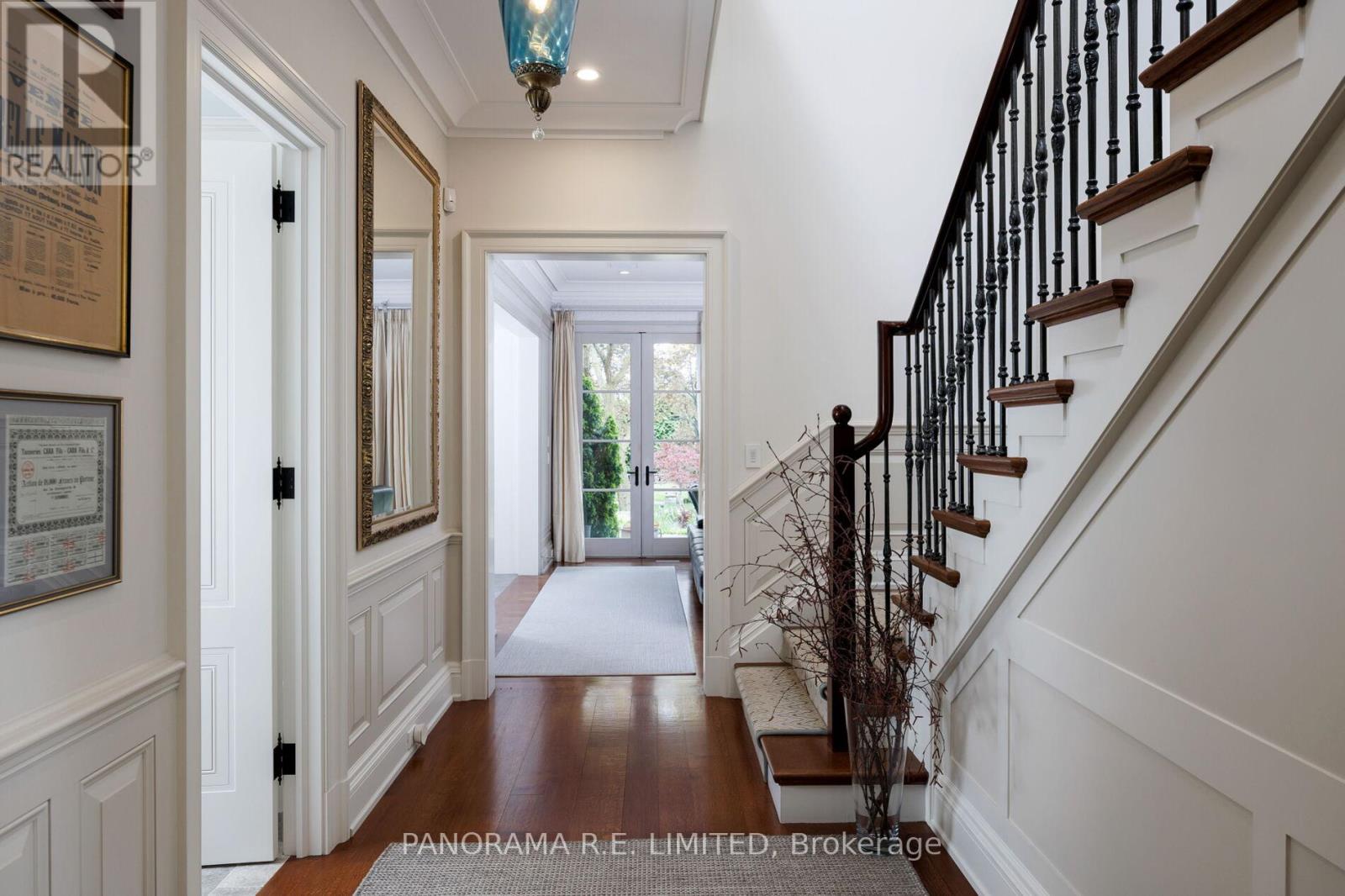 19 Graystone Gardens, Toronto, Ontario  M8Z 3C2 - Photo 8 - W12597884