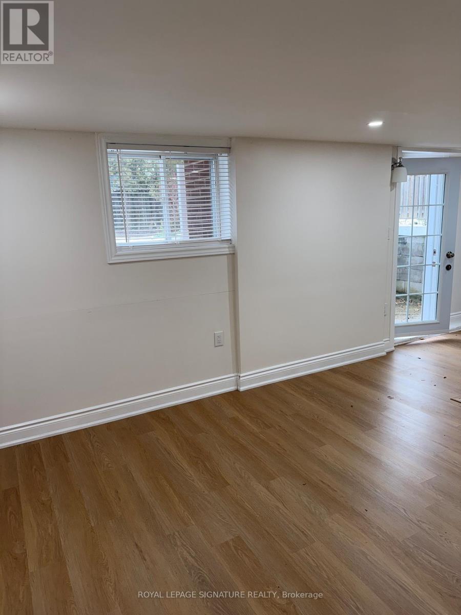 Lower - 25 Joseph Street, Mississauga, Ontario  L5M 1N8 - Photo 2 - W12597902