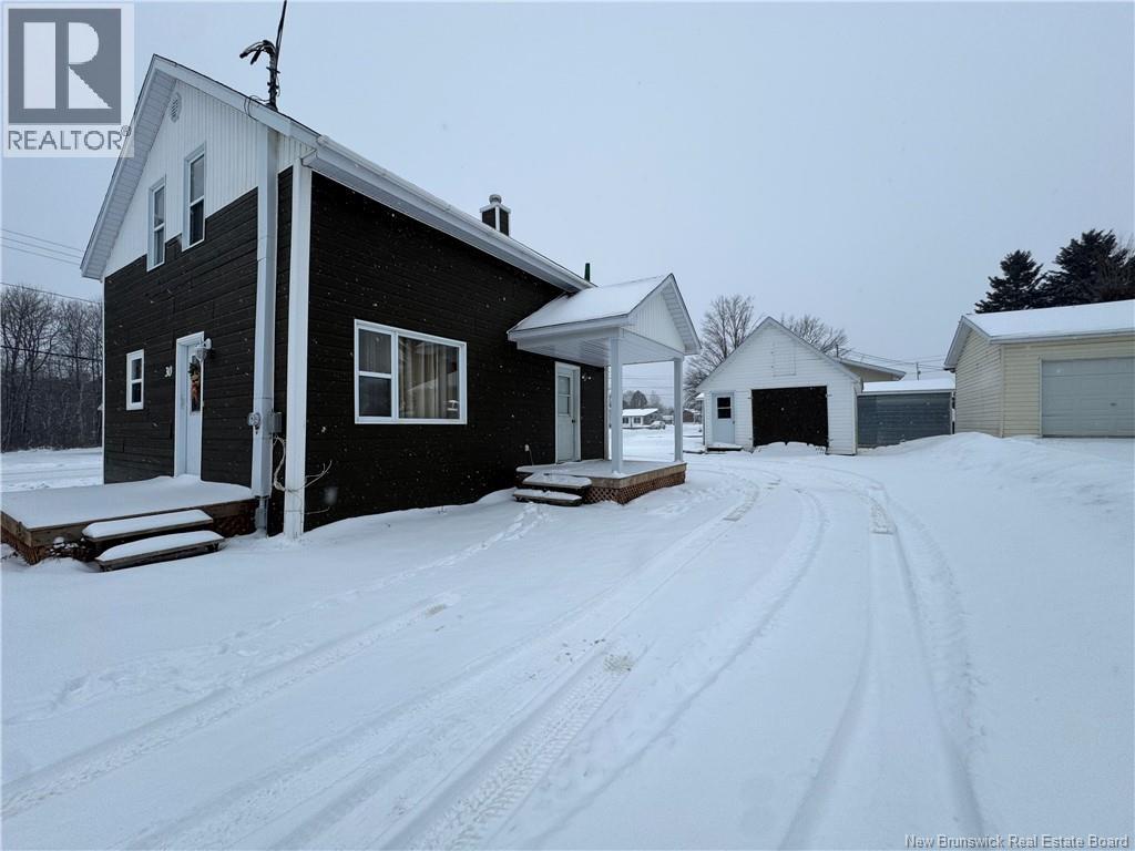 30 Évangéline Street, Saint-Quentin, New Brunswick E8A 1M6 - Photo 2 - NB130979
